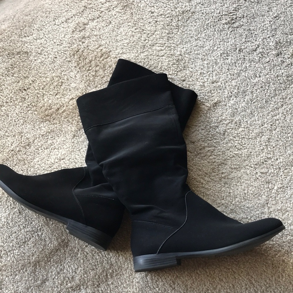 Black boots size 9 1/2